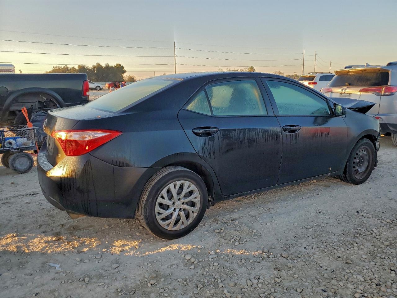 2017 TOYOTA COROLLA L photo 7