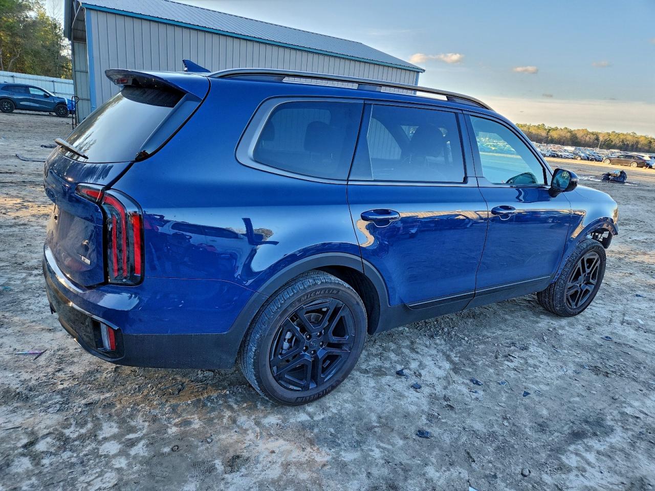 2025 KIA TELLURIDE SX photo 9