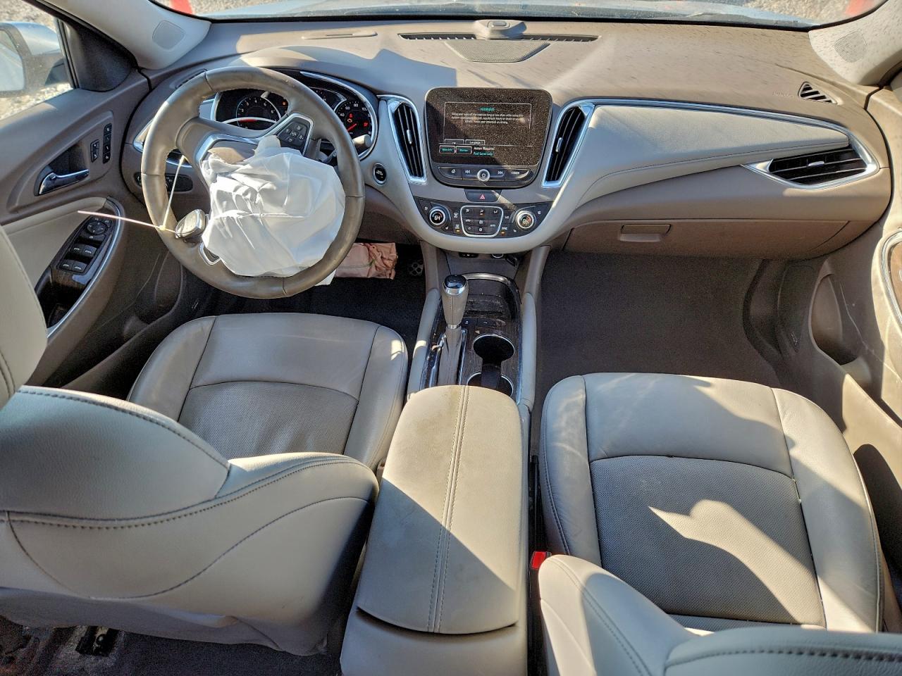 2018 CHEVROLET MALIBU PREMIER photo 8