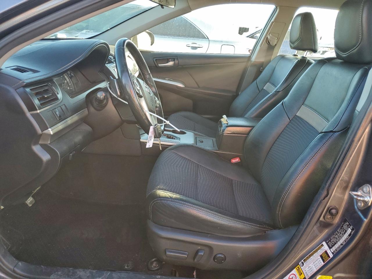 2014 TOYOTA CAMRY L photo 7