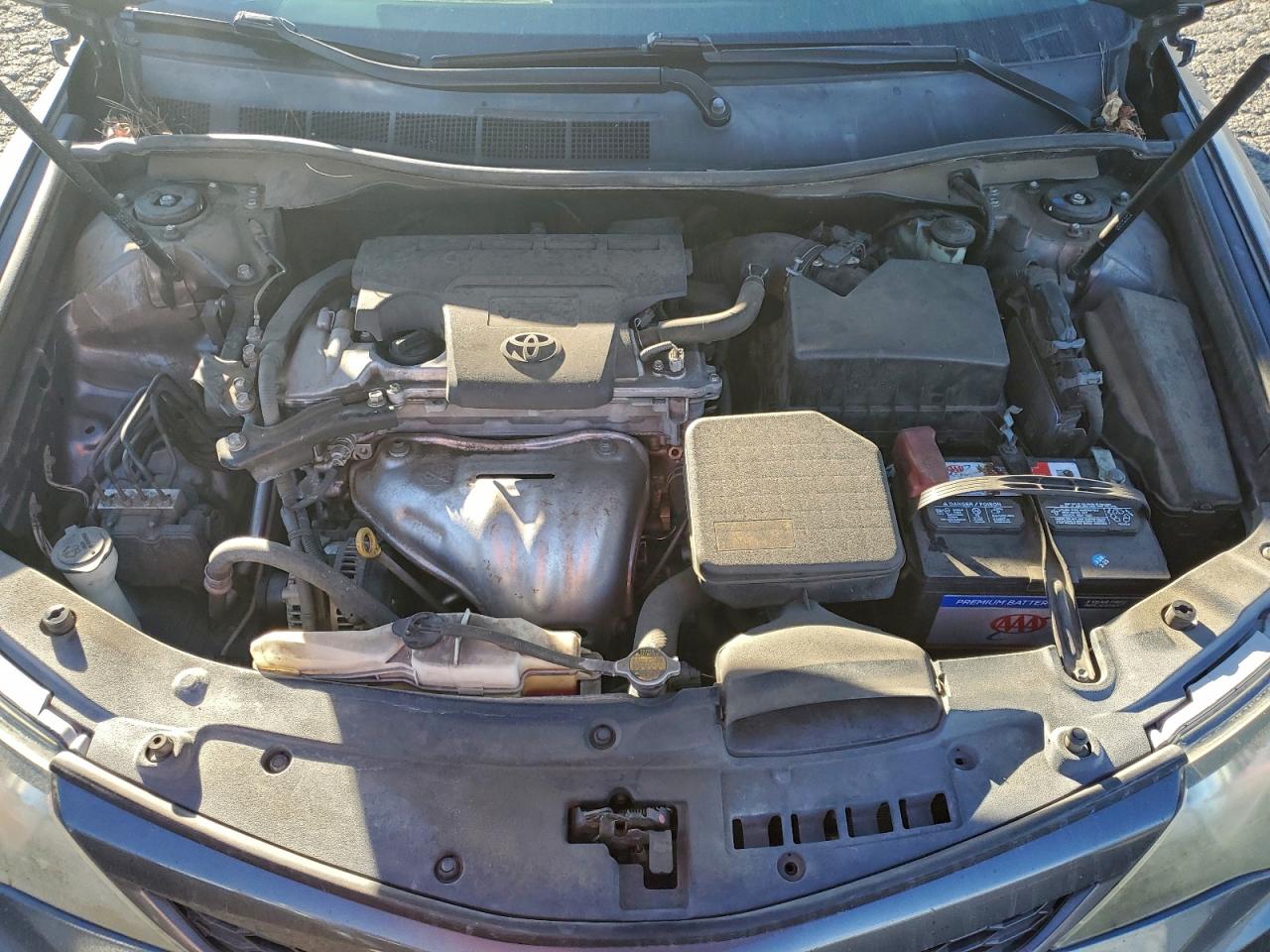 2014 TOYOTA CAMRY L photo 11