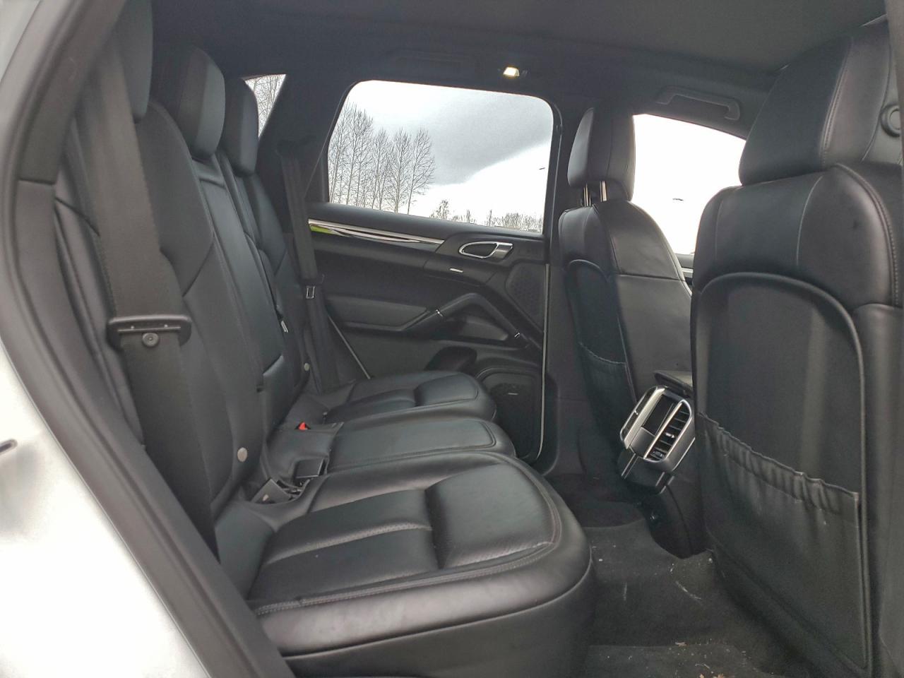 2015 PORSCHE CAYENNE photo 11