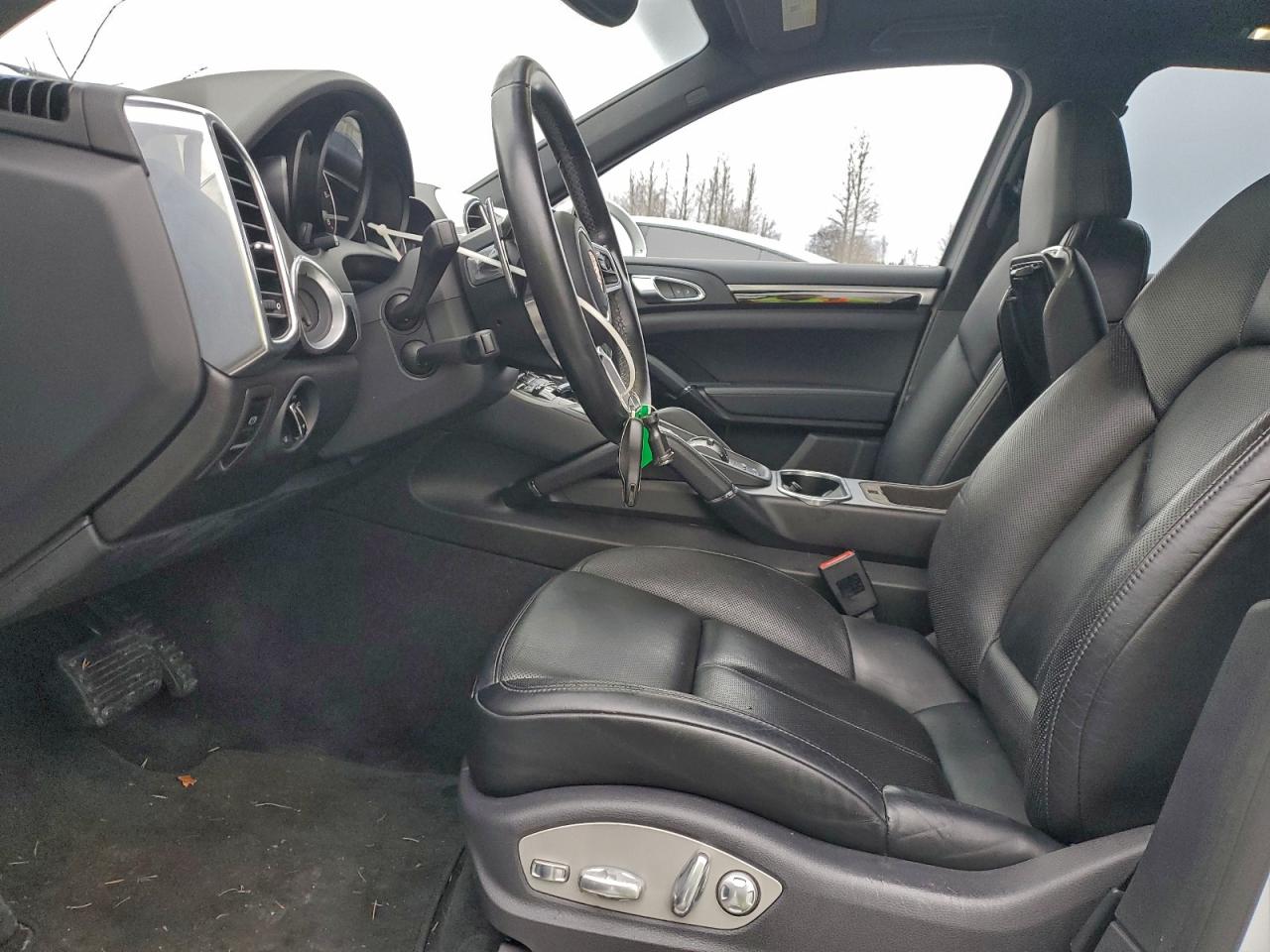 2015 PORSCHE CAYENNE photo 7