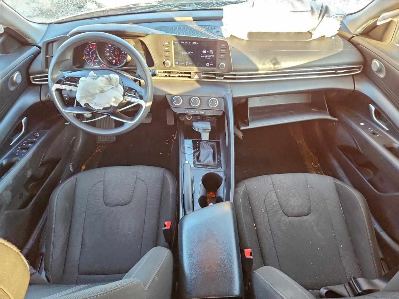 2021 HYUNDAI ELANTRA SE photo 8