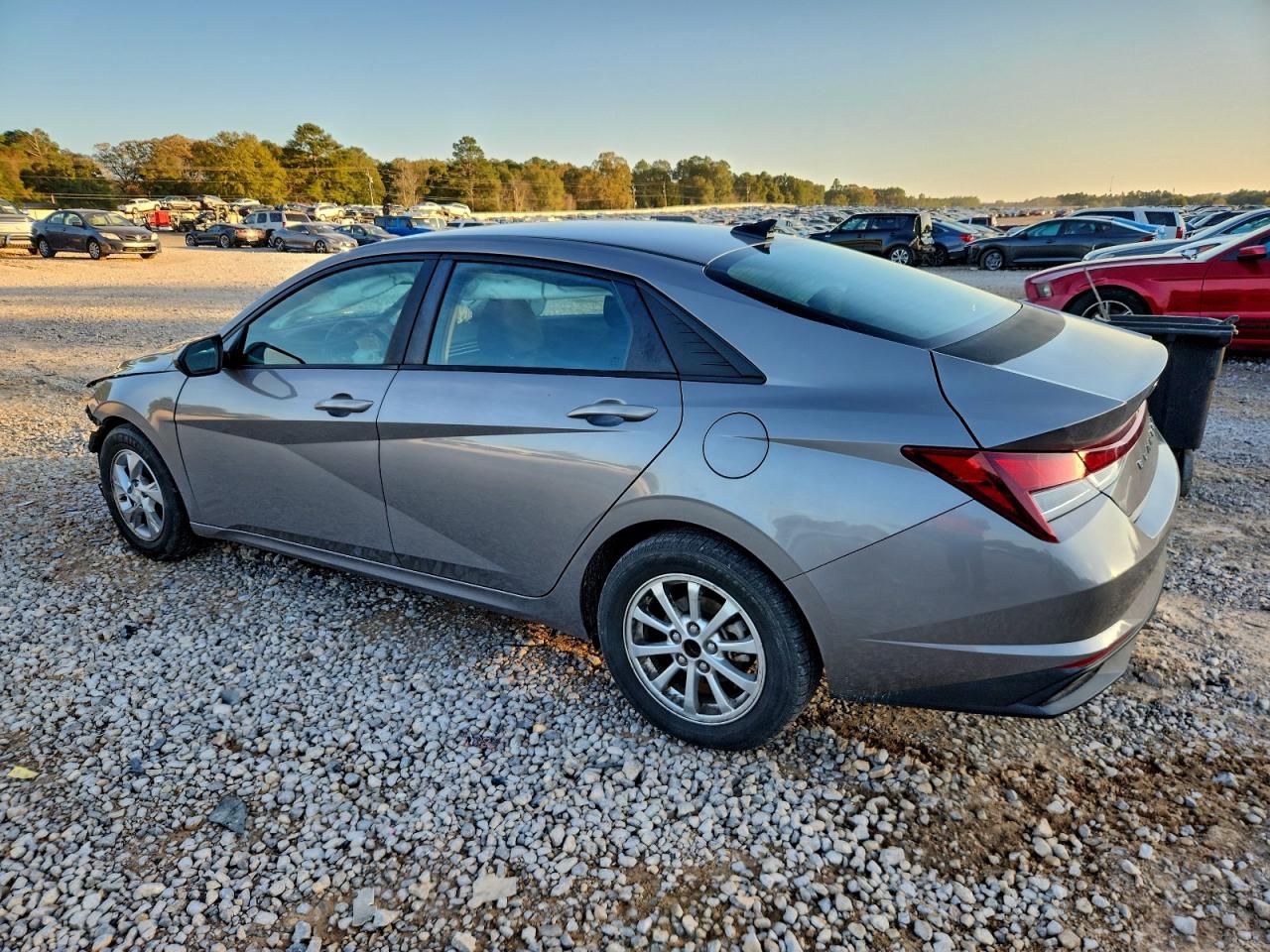 2021 HYUNDAI ELANTRA SE photo 2