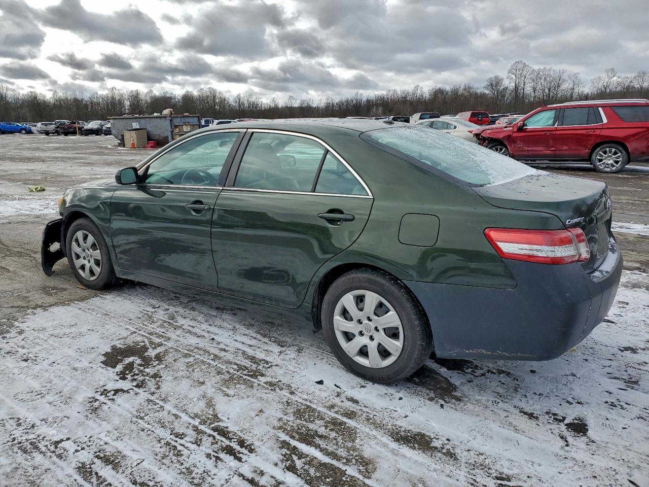 2010 TOYOTA CAMRY BASE photo 3