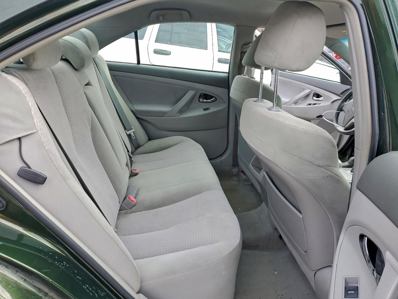 2010 TOYOTA CAMRY BASE photo 19