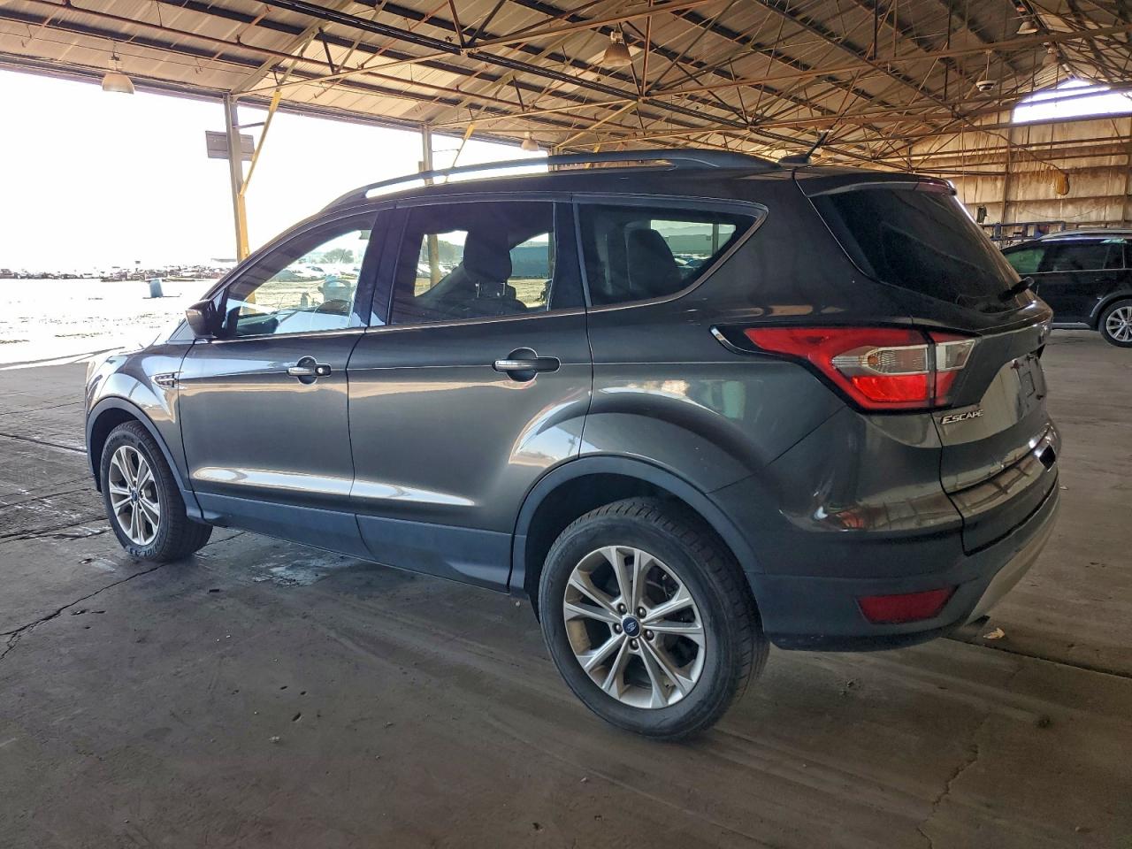 2018 FORD ESCAPE SE photo 2