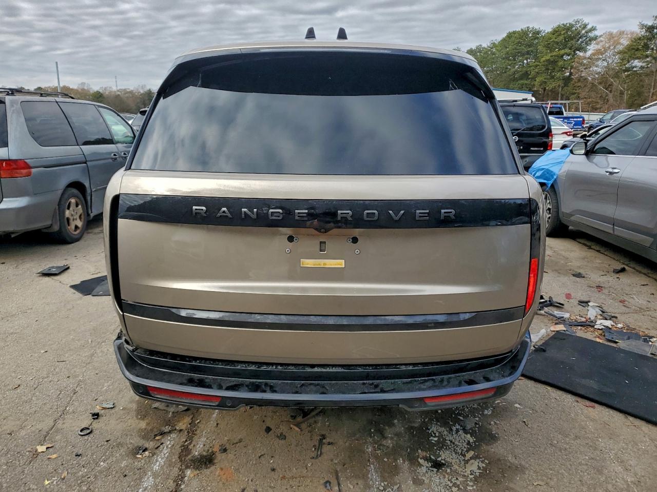 2025 LAND ROVER RANGE ROVER SE photo 16