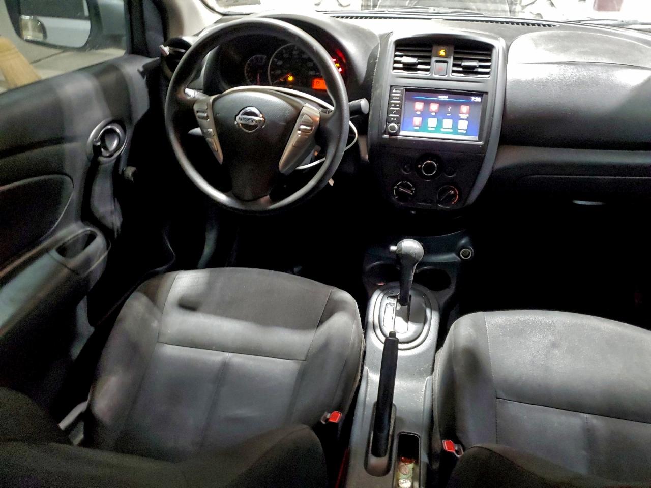 2019 NISSAN VERSA S photo 8