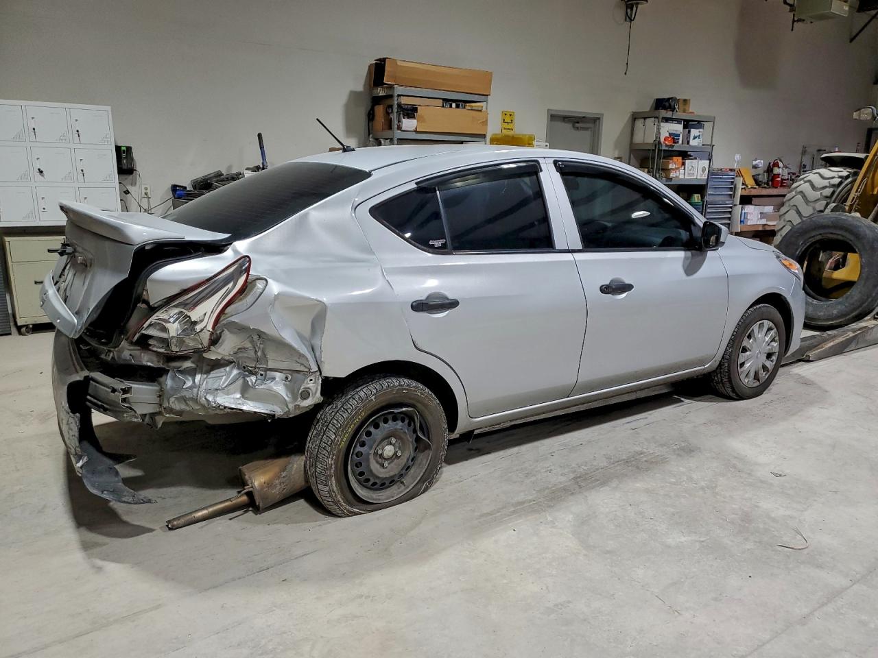 2019 NISSAN VERSA S photo 3
