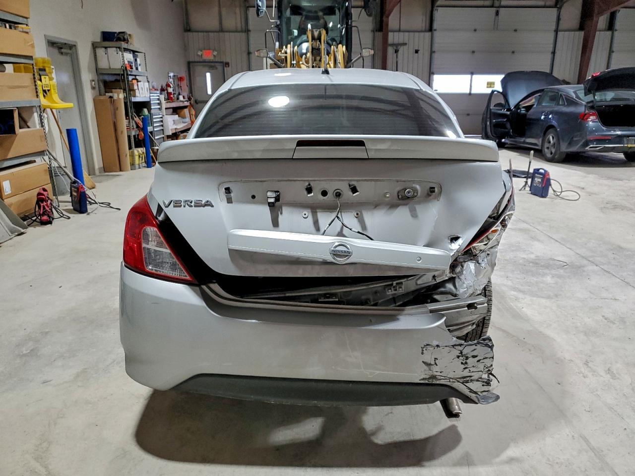 2019 NISSAN VERSA S photo 6