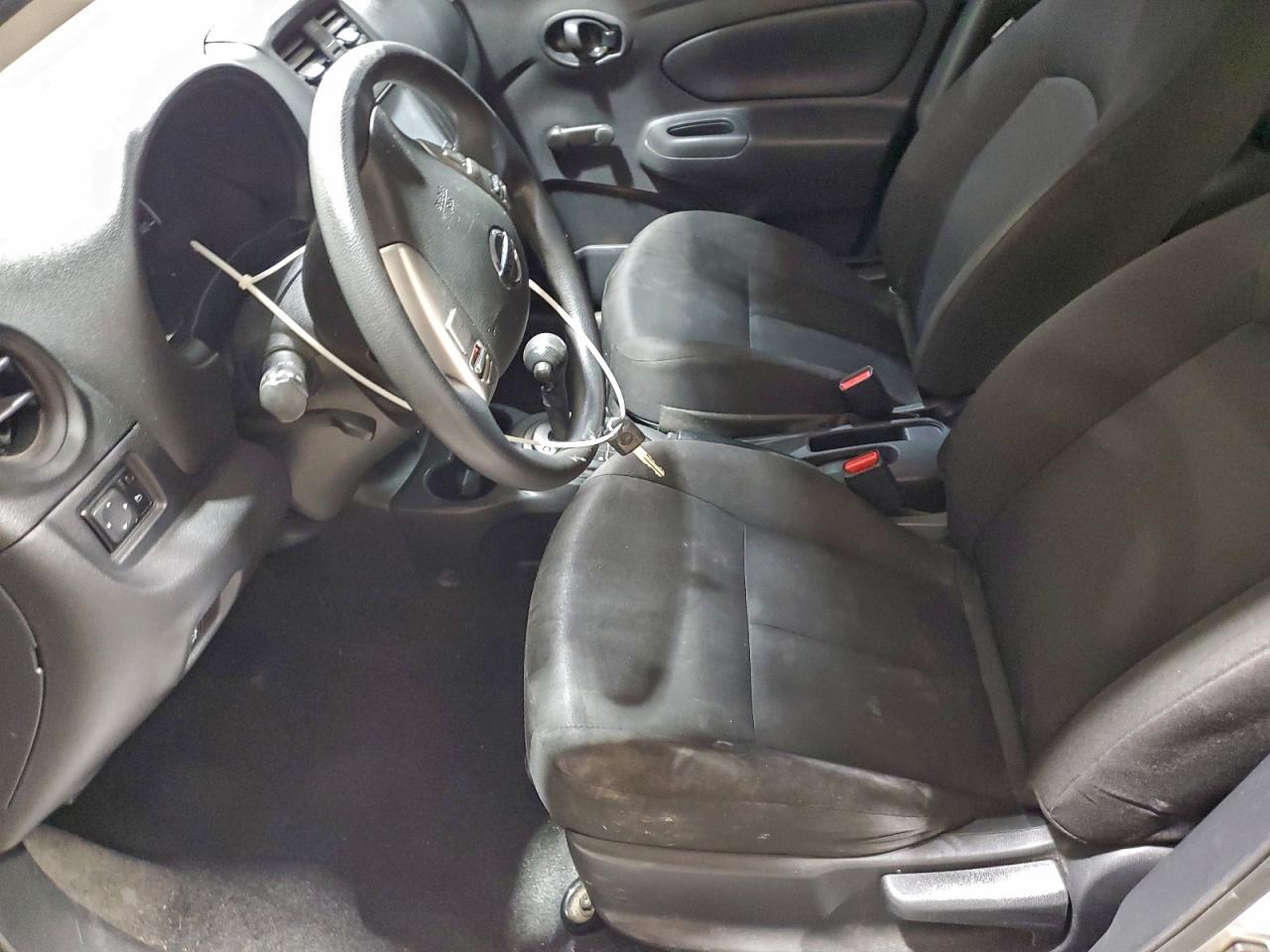 2019 NISSAN VERSA S photo 7
