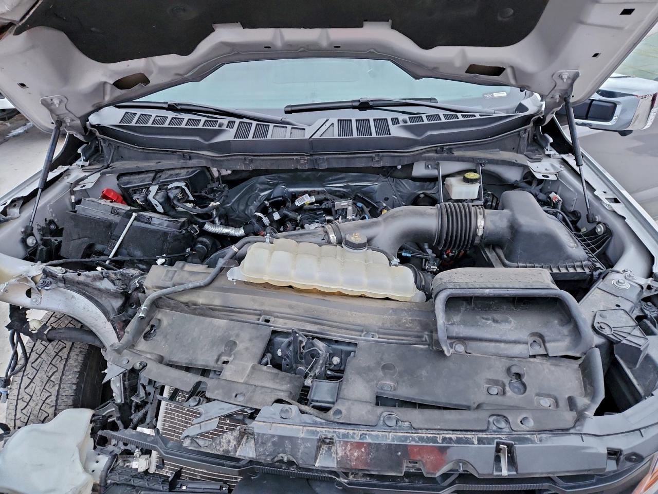 2024 FORD F150 XLT photo 21