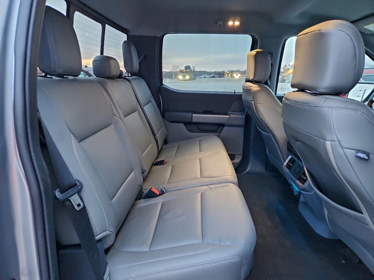 2024 FORD F150 XLT photo 19