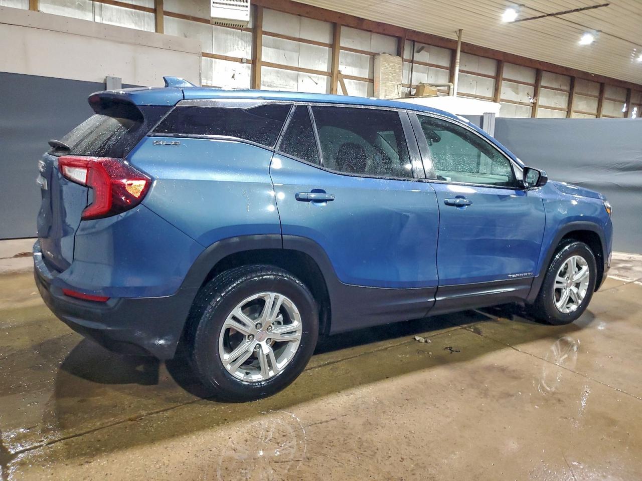2024 GMC TERRAIN SLE photo 3