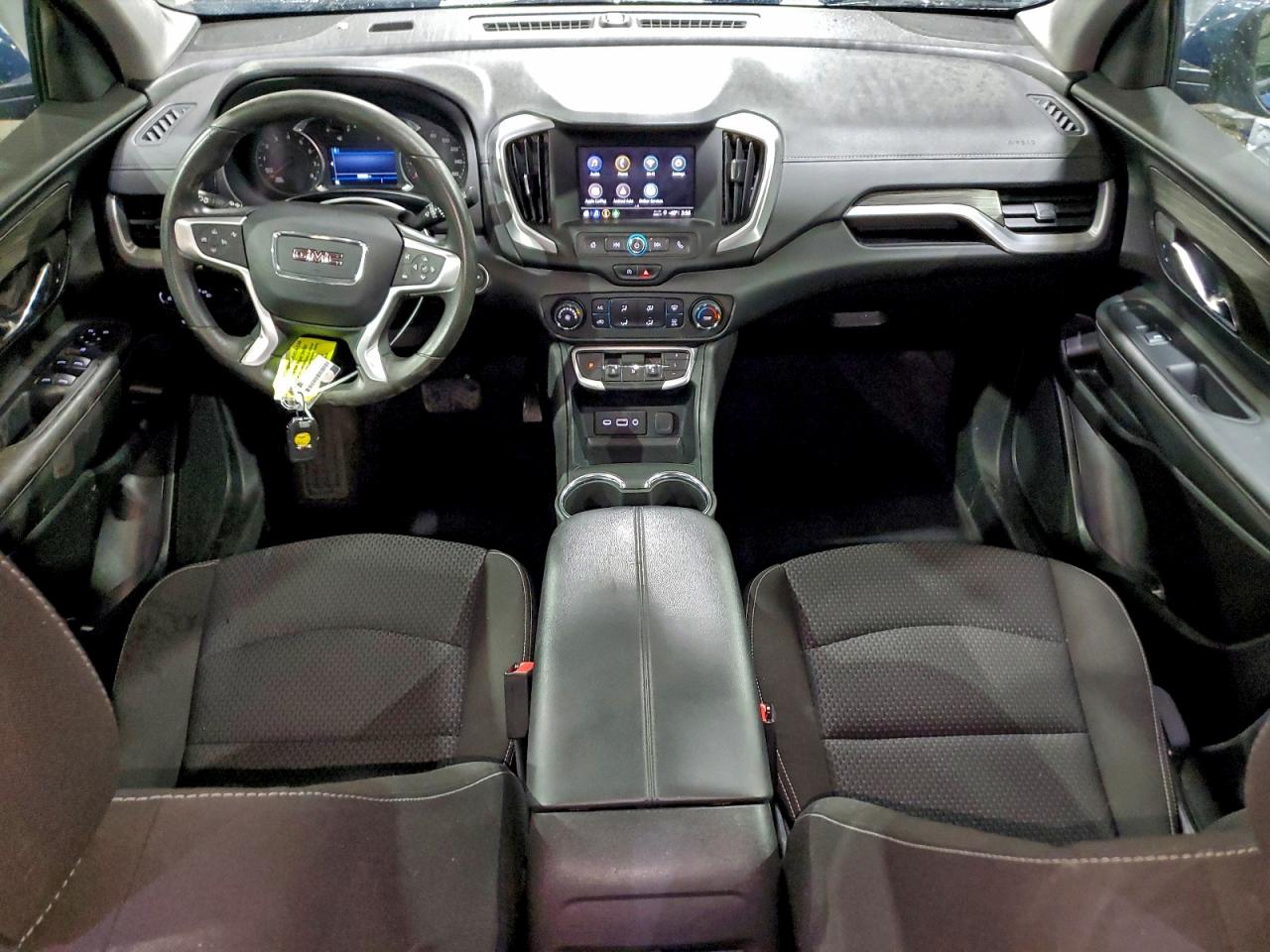 2024 GMC TERRAIN SLE photo 8