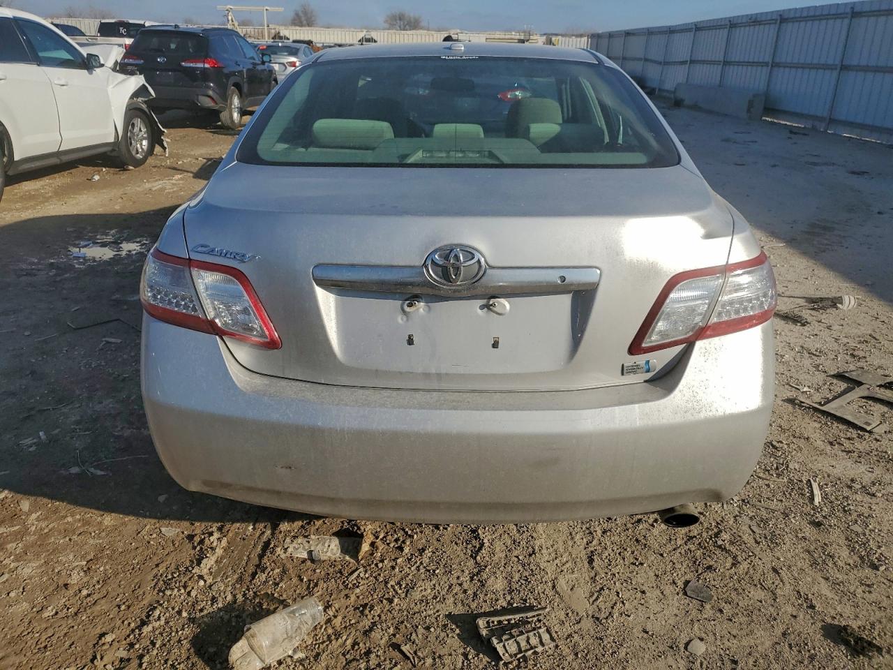 2010 TOYOTA CAMRY HYBRID photo 11