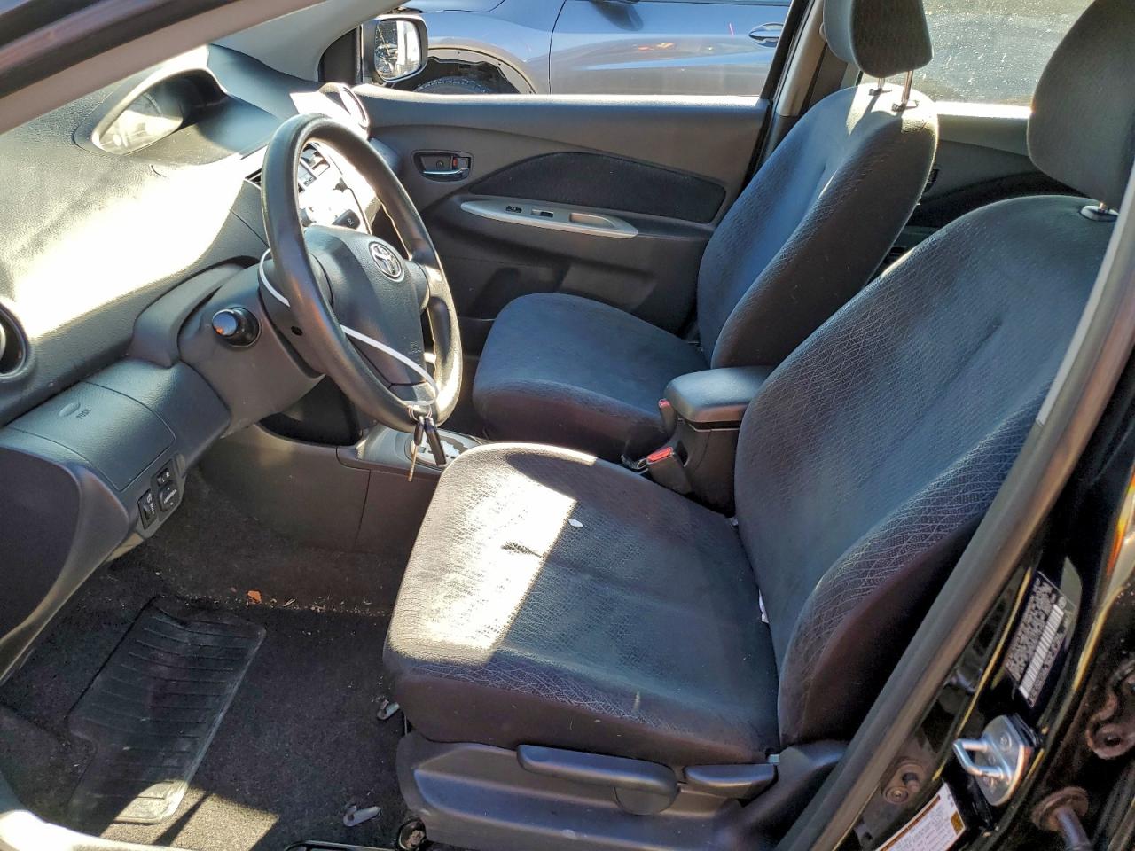 2007 TOYOTA YARIS photo 19