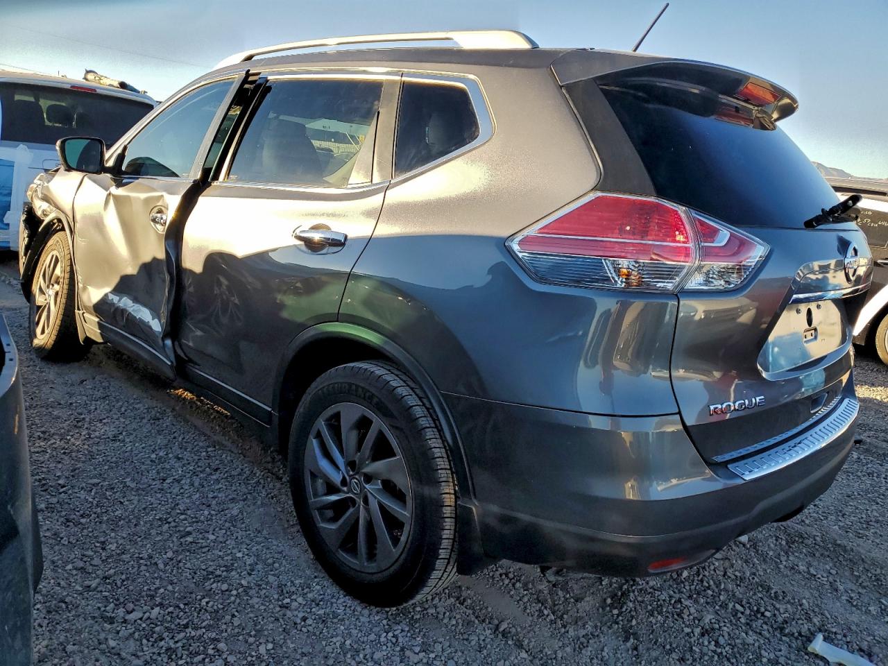 2016 NISSAN ROGUE S photo 3