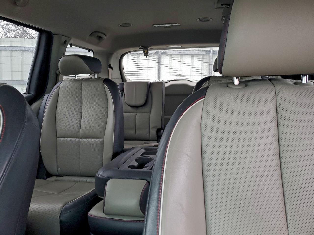 2016 KIA SEDONA EX photo 28