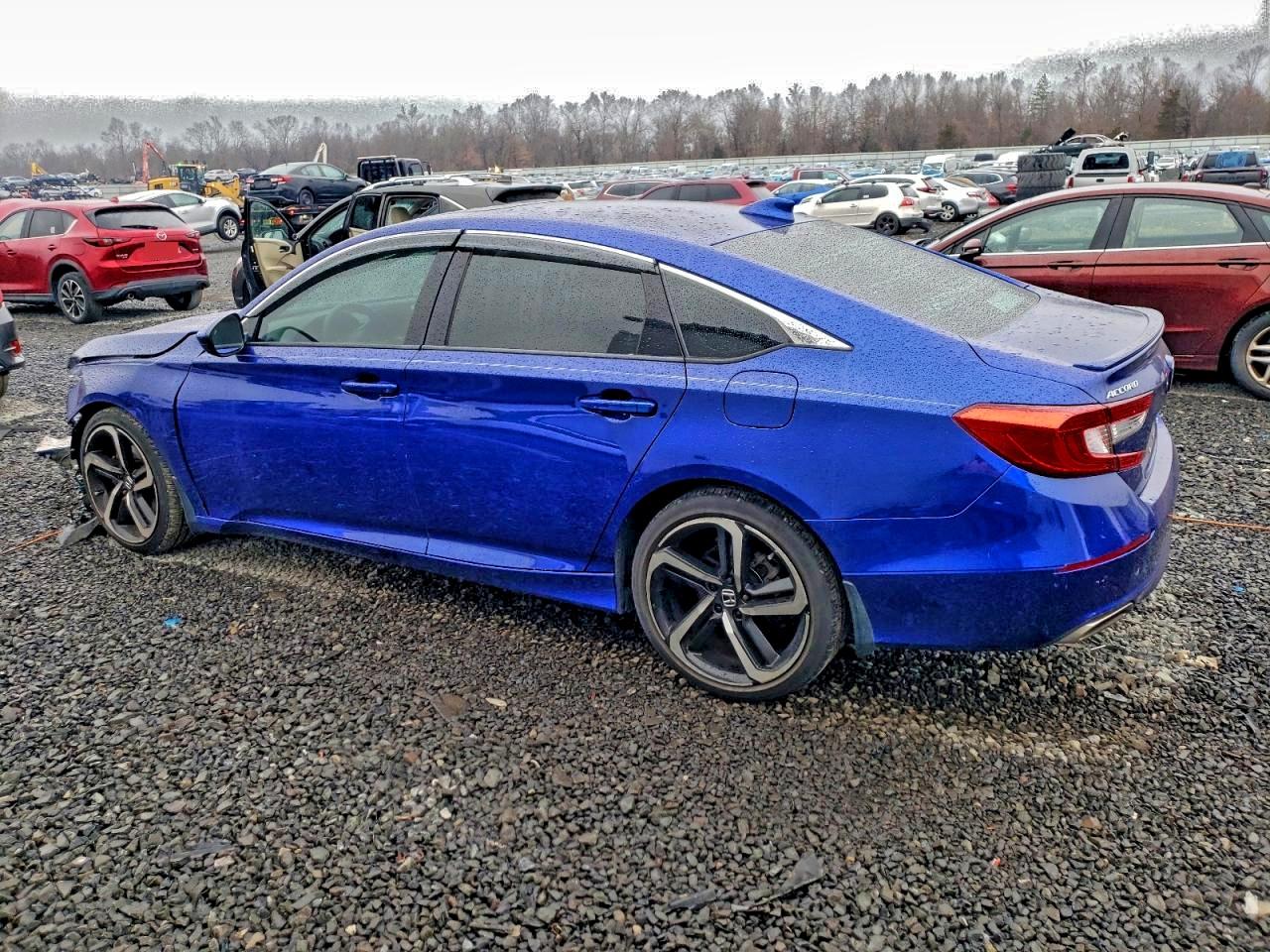 2018 HONDA ACCORD SPORT photo 4