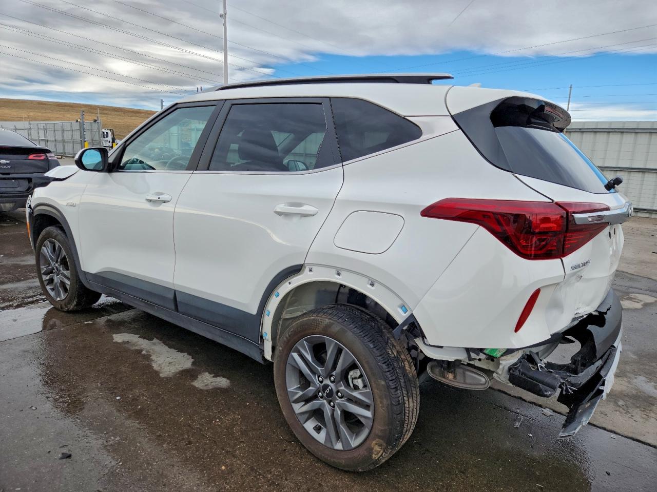 2023 KIA SELTOS S photo 2