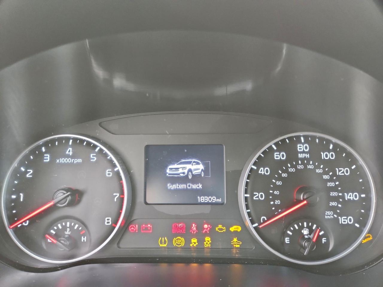 2023 KIA SELTOS S photo 9