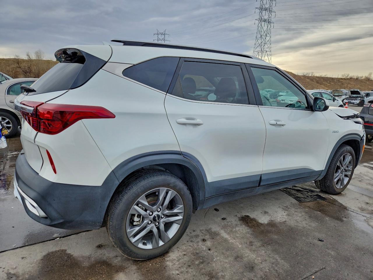 2023 KIA SELTOS S photo 3