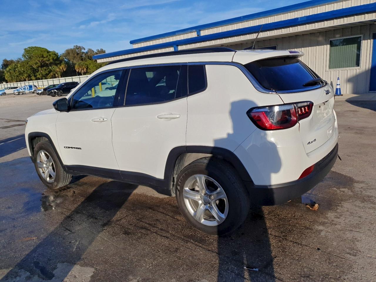 2024 JEEP COMPASS LATITUDE photo 3