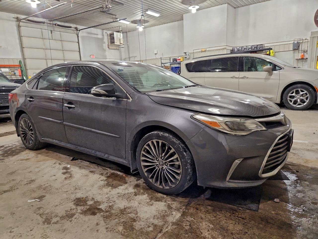 2016 TOYOTA AVALON XLE photo 4