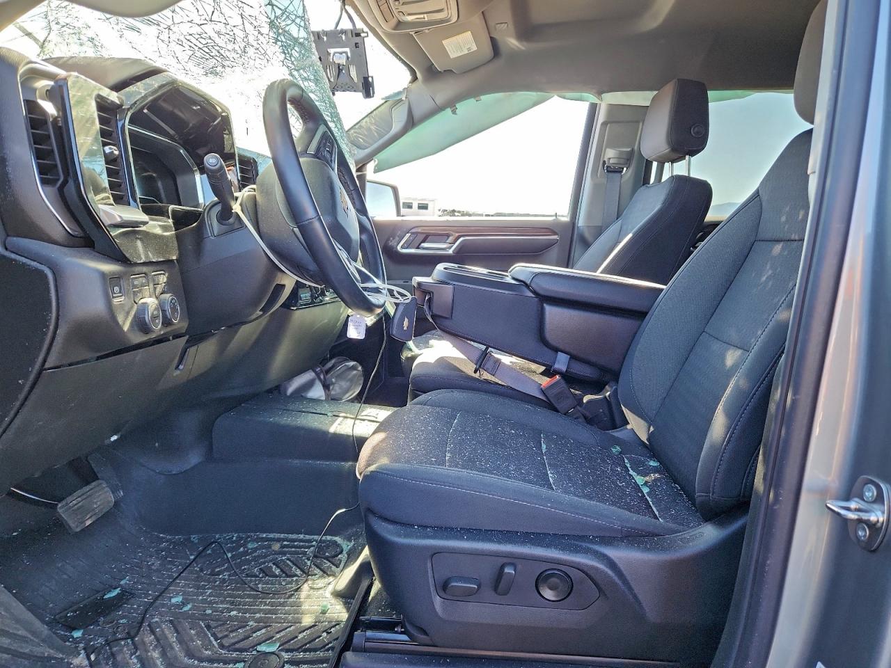 2024 CHEVROLET SILVERADO K1500 LT photo 7