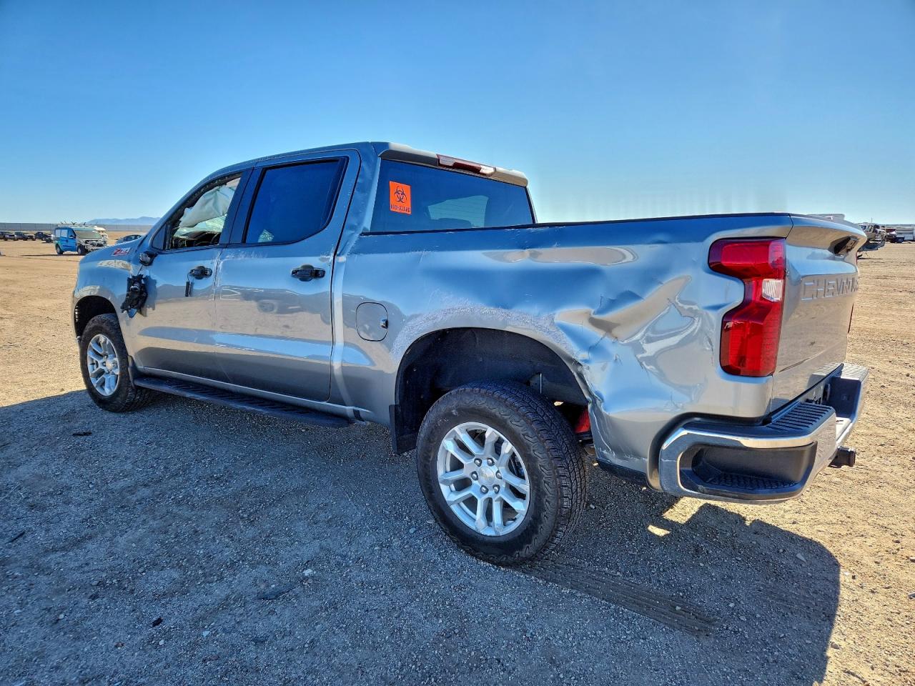 2024 CHEVROLET SILVERADO K1500 LT photo 2