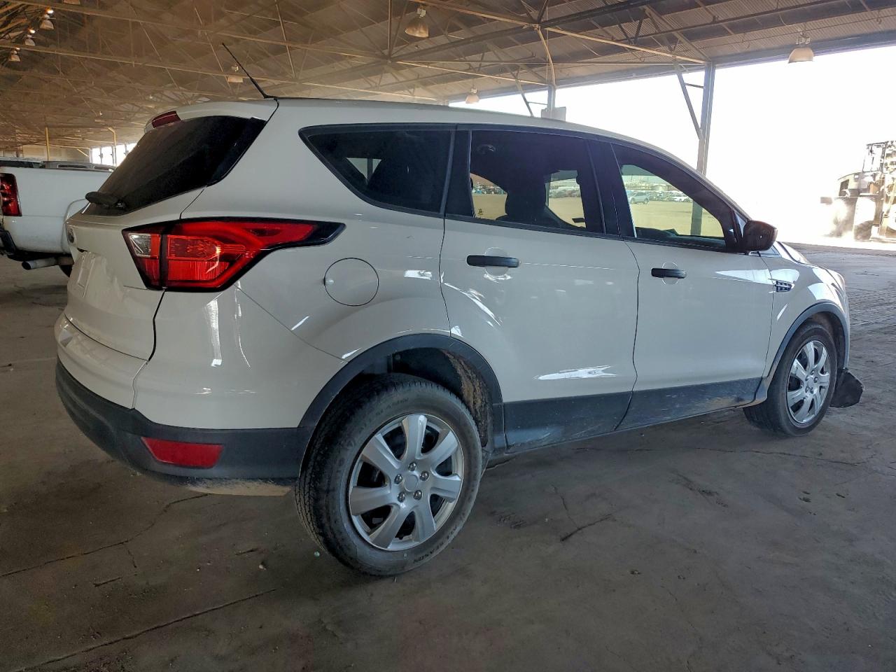 2019 FORD ESCAPE S photo 3