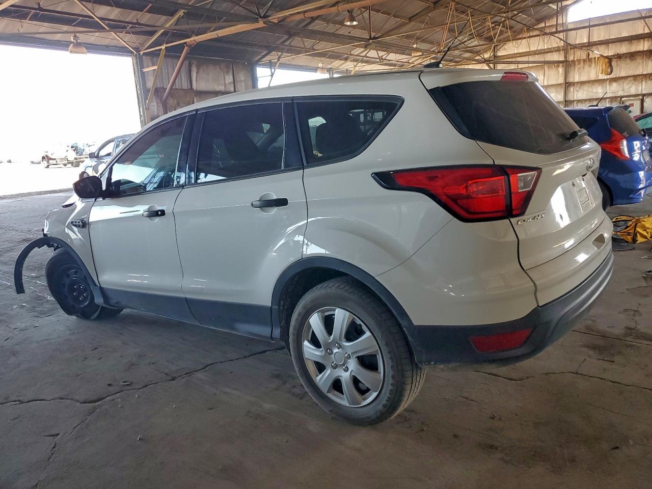2019 FORD ESCAPE S photo 2