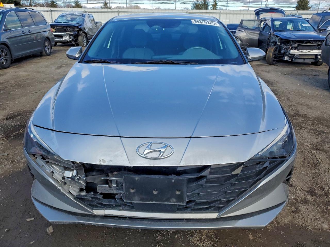 2023 HYUNDAI ELANTRA SEL photo 5