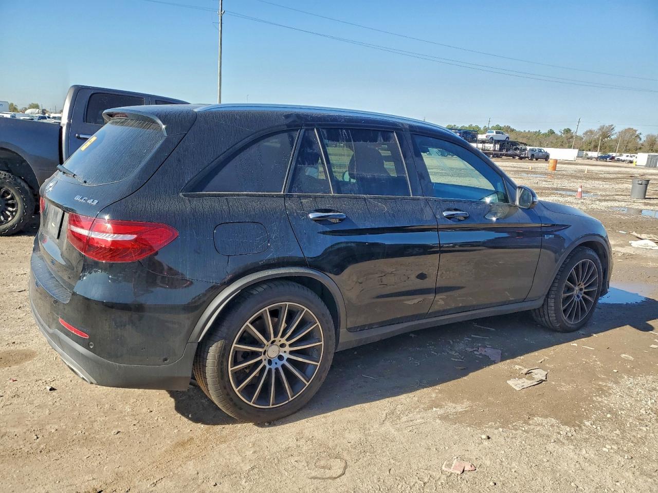 2017 MERCEDES-BENZ GLC 43 4MATIC AMG photo 3