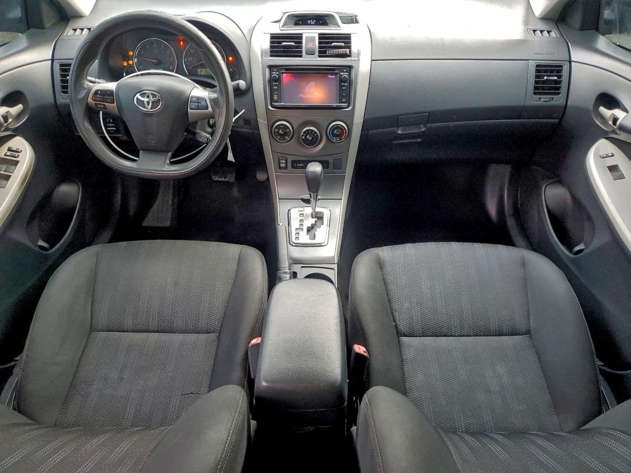 2013 TOYOTA COROLLA photo 8