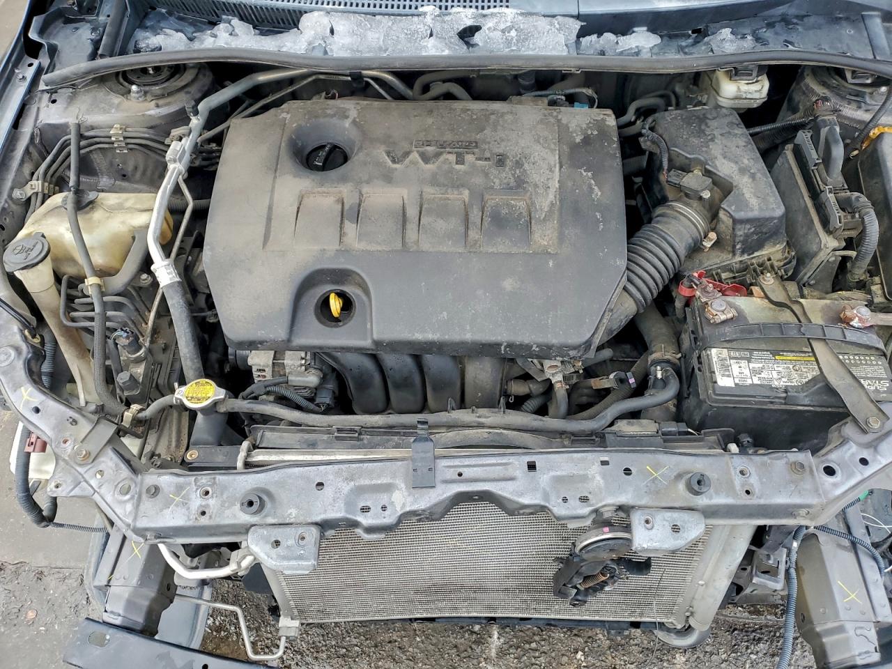 2013 TOYOTA COROLLA photo 11