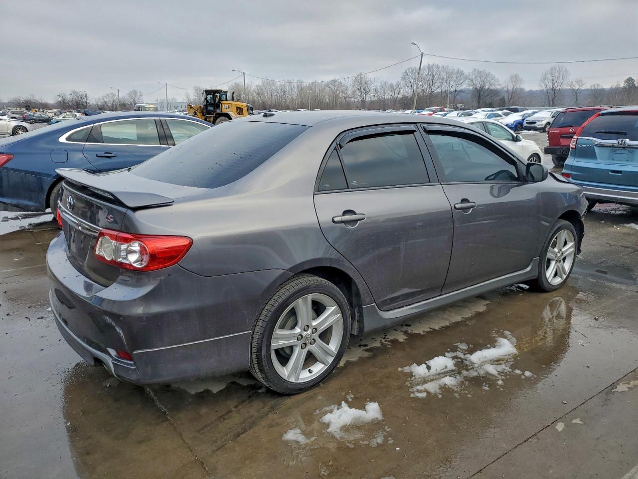 2013 TOYOTA COROLLA photo 3