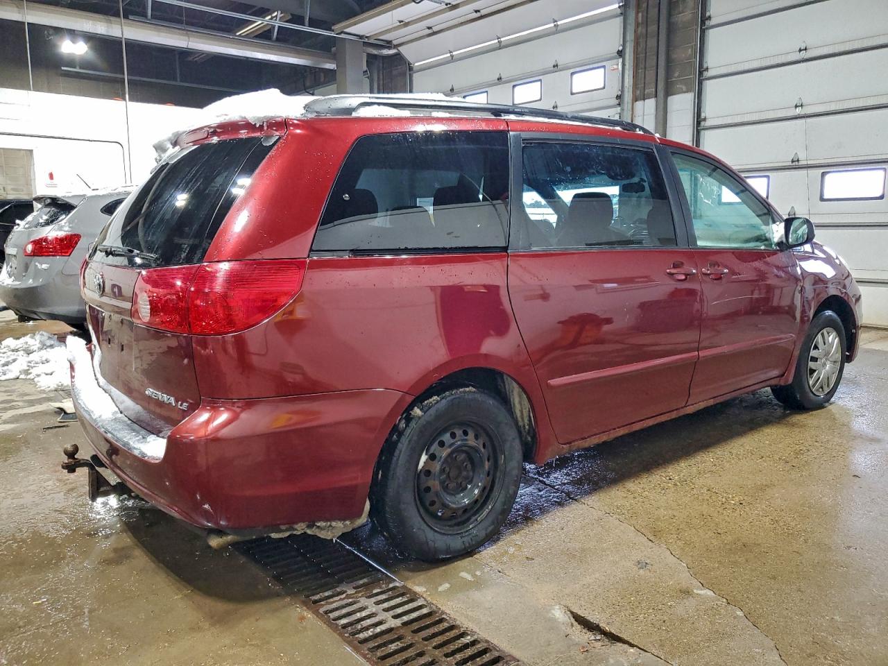 2007 TOYOTA SIENNA CE photo 3
