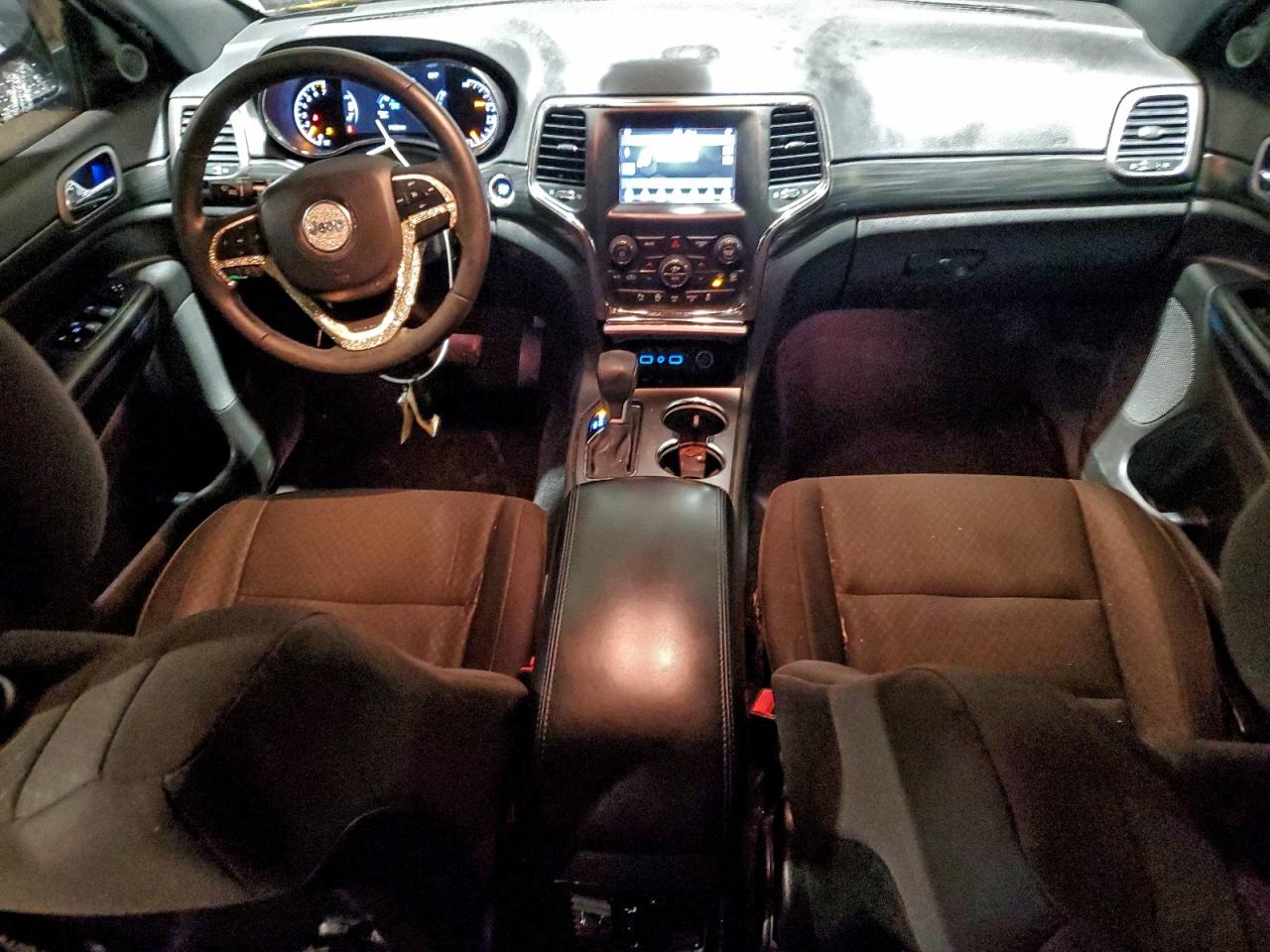 2019 JEEP GRAND CHEROKEE LAREDO photo 8