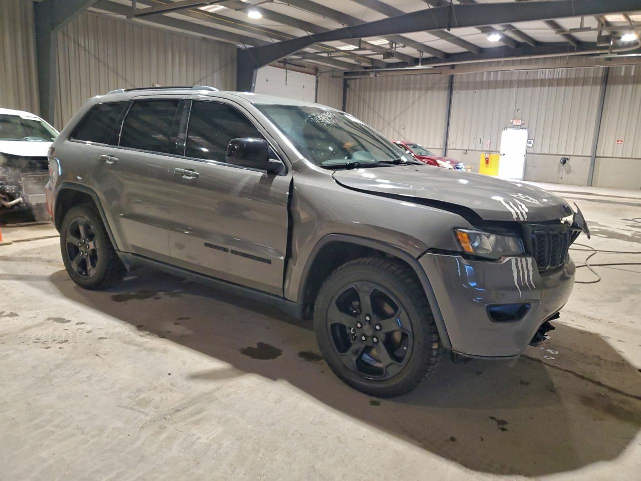 2019 JEEP GRAND CHEROKEE LAREDO photo 4