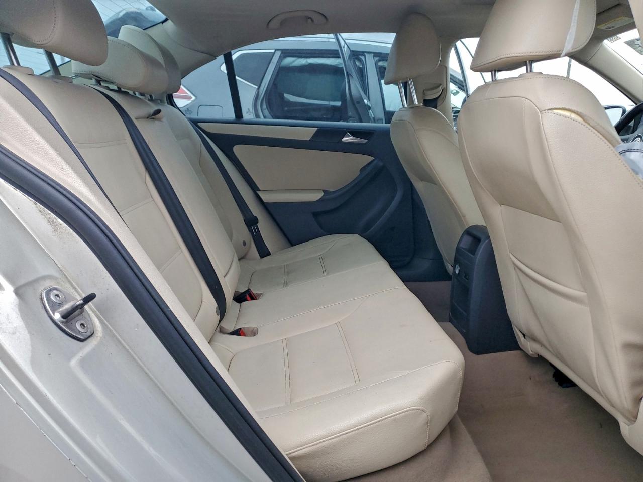 2011 VOLKSWAGEN JETTA SE photo 10
