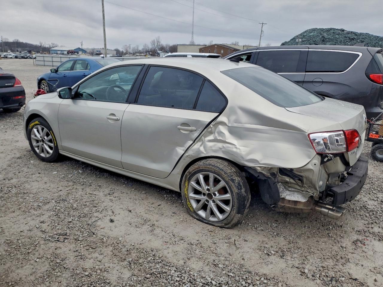 2011 VOLKSWAGEN JETTA SE photo 2