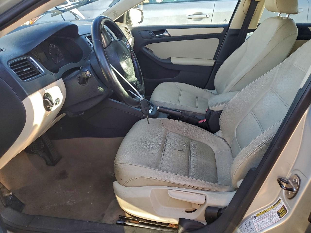 2011 VOLKSWAGEN JETTA SE photo 7