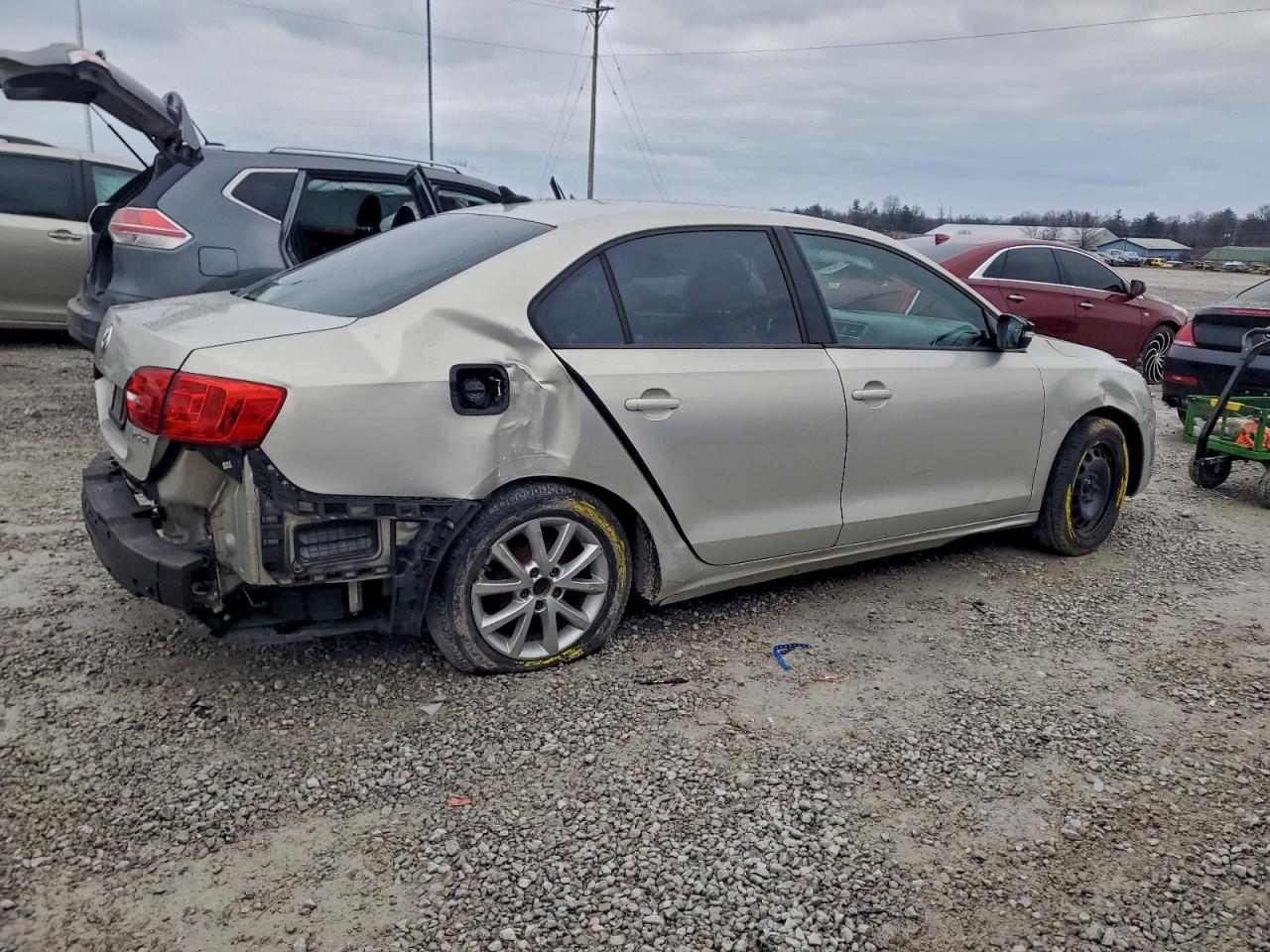 2011 VOLKSWAGEN JETTA SE photo 3