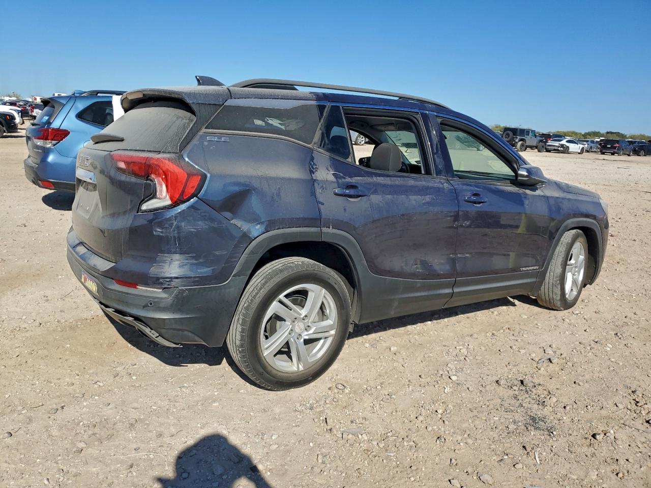 2018 GMC TERRAIN SLE photo 3