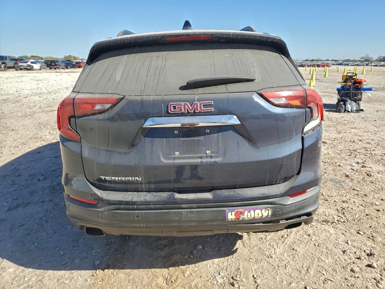 2018 GMC TERRAIN SLE photo 6