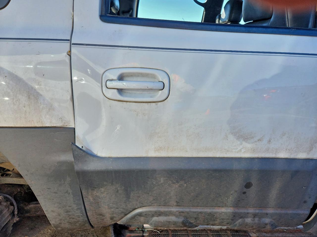 2002 CHEVROLET AVALANCHE K1500 photo 28
